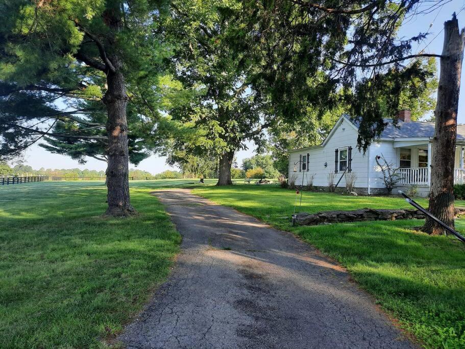 Charming Cottage On A City Farm! Lexington Buitenkant foto